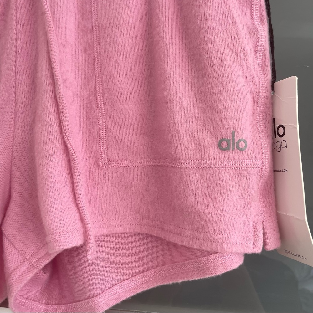 ALO Yoga Shorts - Picture 8 of 10